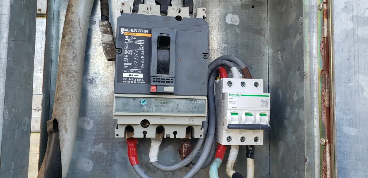 Mantenimiento — ADONAI ELECTRICAL en Salto