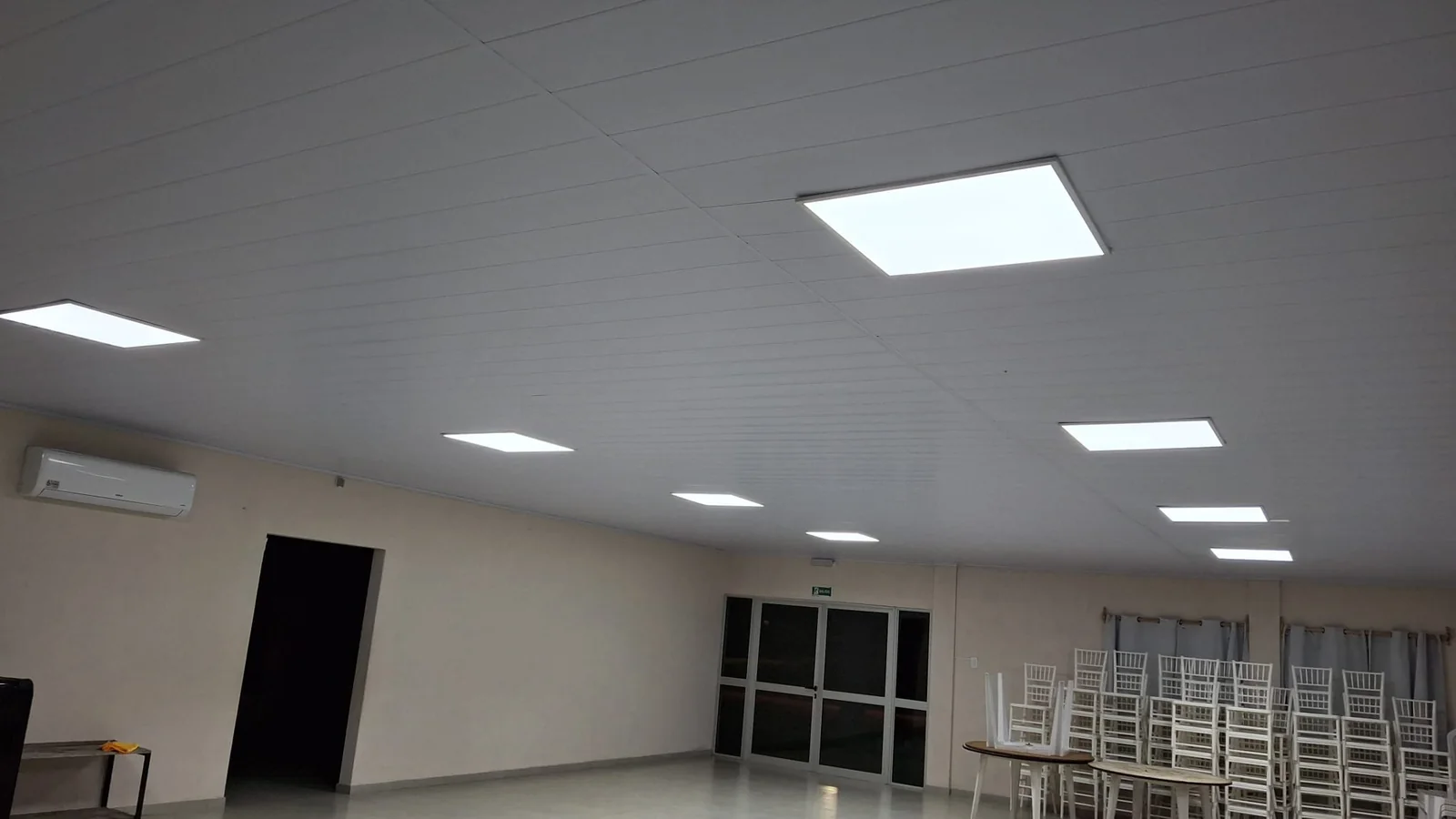 Iluminación general instalada en el Salón de Fiestas y Eventos SHEKINA